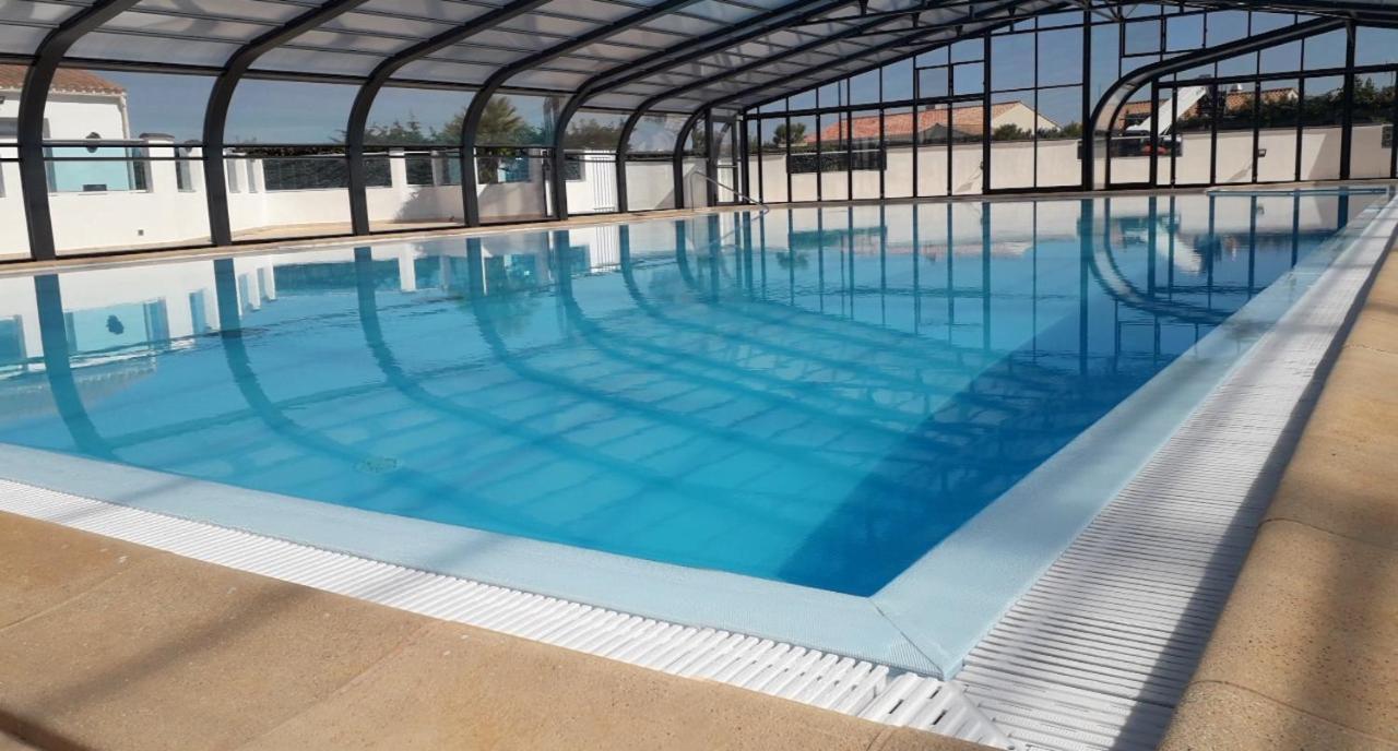 Chalet Pour 6 Dans Un Domaine Avec Piscine Бретіньоль-сюр-Мер Екстер'єр фото